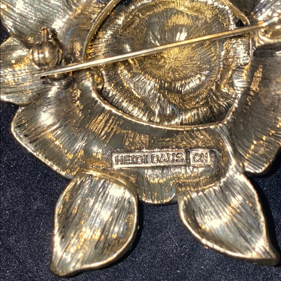 Heidi Daus Elegant Large Purple and Green Rhinestones Rose Broach - Picture 2 of 7